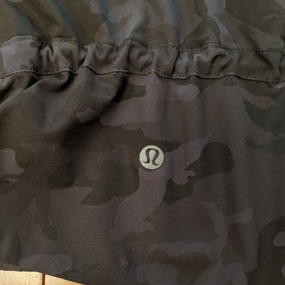 Lululemon pack it up women's jacket in camo in size 4 - Picture 4 of 13
